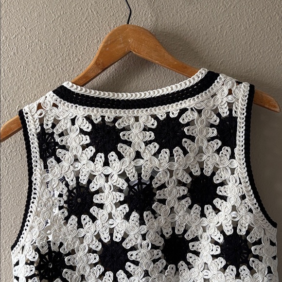 Mint Velvet Crocheted Vest Black Off-White Medium Button up Scalloped Edges NWT - Picture 7 of 9